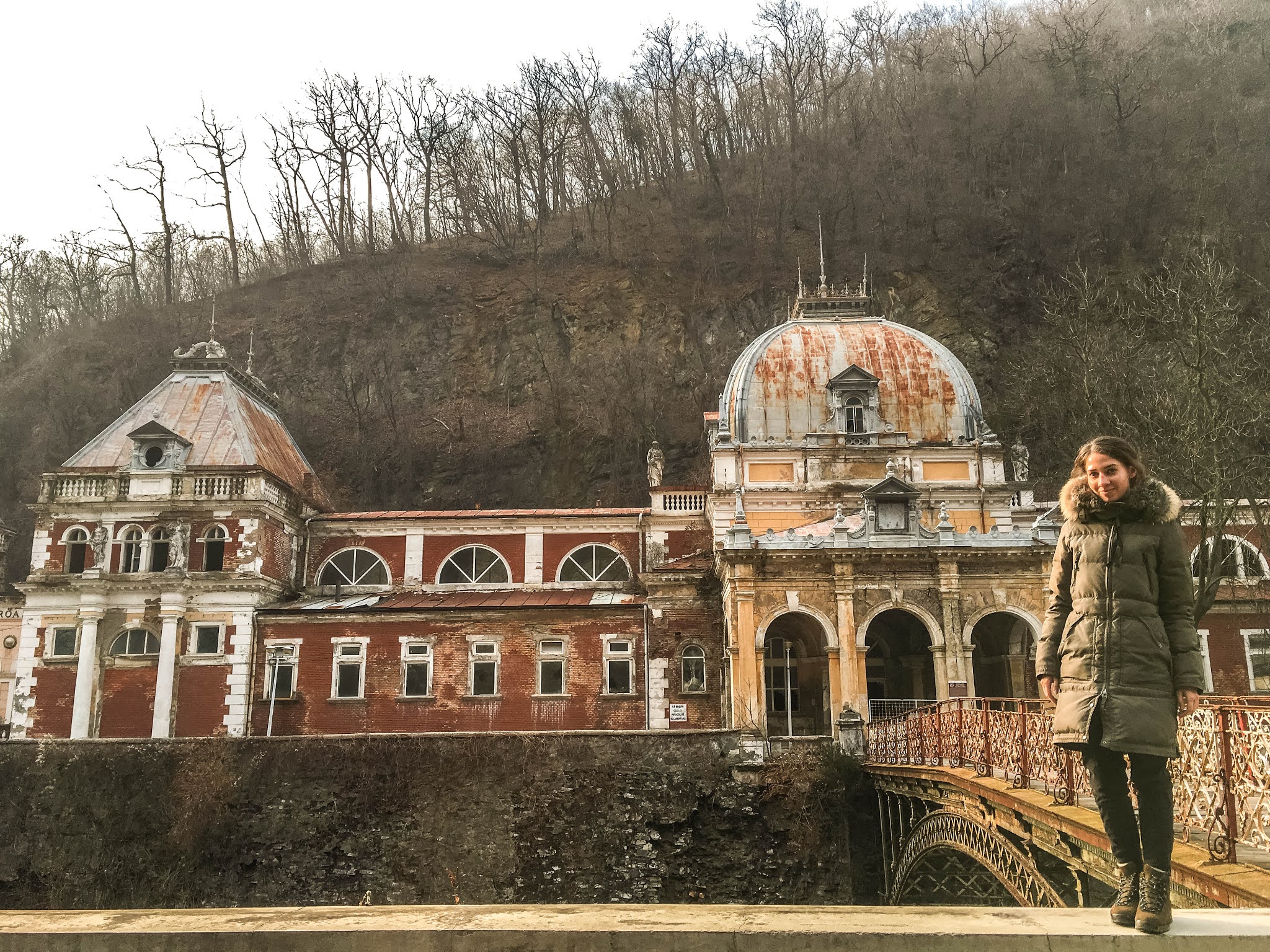 Malvina Dunder blog rozwój osobisty, relacje, podróże Rumunia miasto Herculane opuszczone kasyno